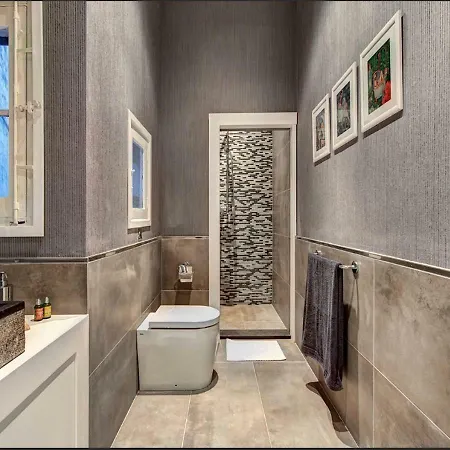 Charming Townhouse S.julians Sliema