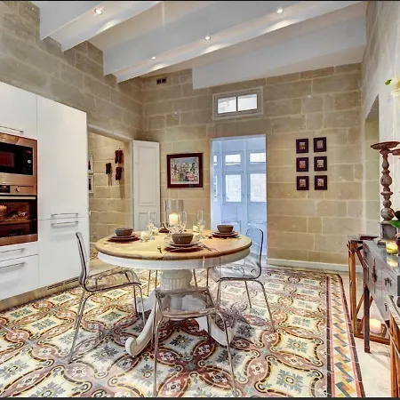 Charming Townhouse S.julians Appartement *